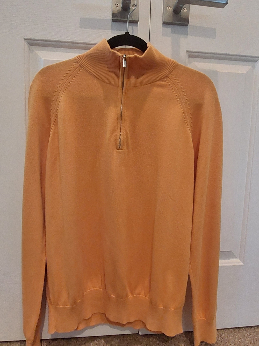 Men's Faconable Quarter-Zip Cotton Sweater.